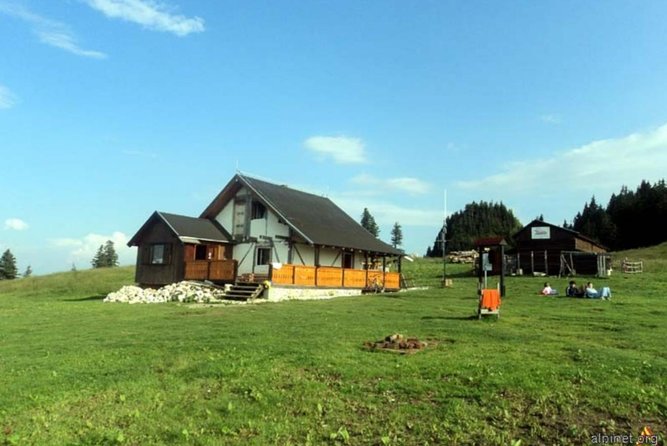 1 day CARPATHIAN PEAKS & CHALETS hike - Zărnești Gorges and the canyon section