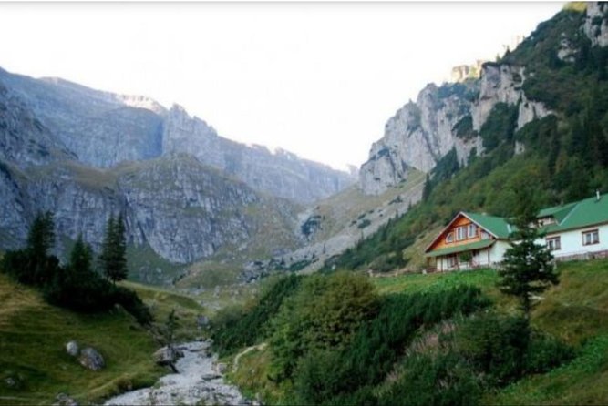 1 day CARPATHIAN PEAKS & CHALETS hike - How hard is the route?