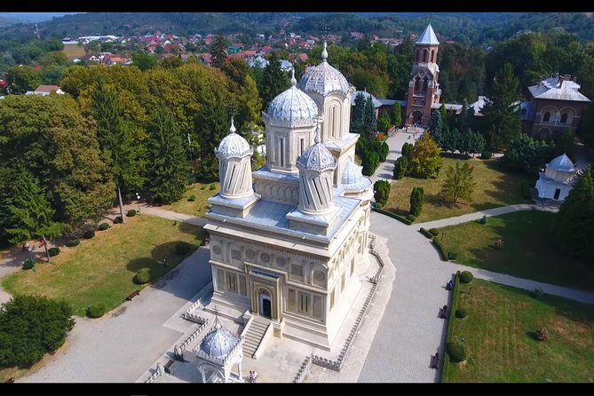 2 Days Private Tour Transfagarasan Road & Sibiu from Bucharest - What the private vehicle adds