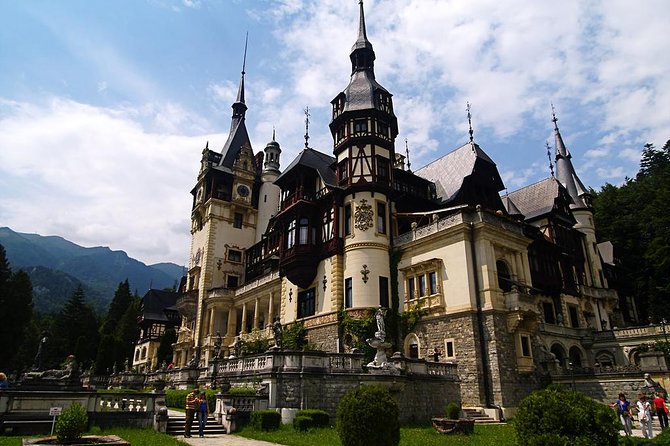 3 Castle:Peles ,Bran,Cantacuzino Tour from Brasov /Hotel pickup - Why this Brasov castle day works