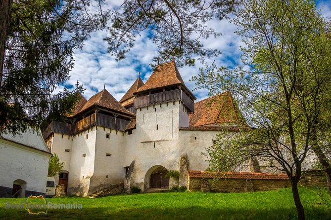 3-Day Tour from Bucharest: Transylvania Villages and Medieval Towns - Peles Castle: Romania’s royal opening act