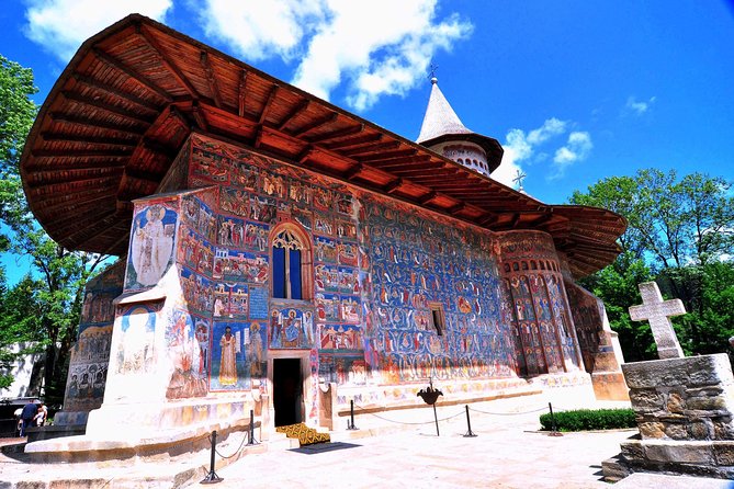 6 Days Transylvania and Bukovina Small Group Tour from Bucharest - What the guide and small group add