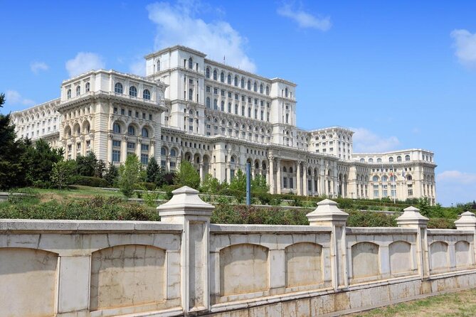 Bicycle Sightseeing in Bucharest - Herăstrău Park gives the ride room to breathe