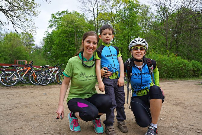 Bike & Wine tour in Dealu Mare wineland - Riding between vineyards and country views