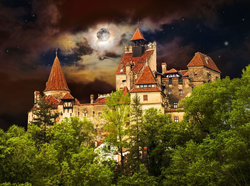 Bran: Guided Castle Tour - Entering a castle with more than 50 rooms