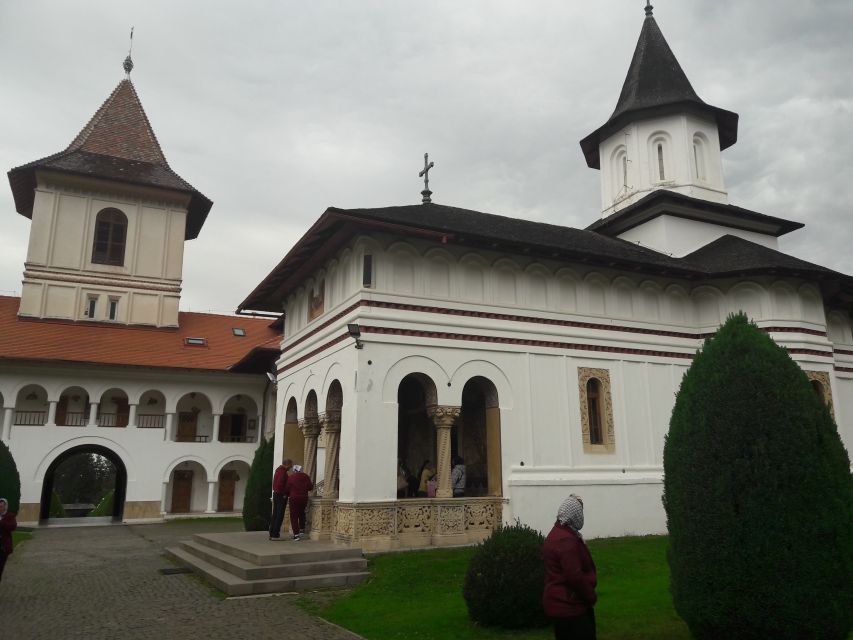Brasov: Transfagarasan Highway, Balea Lake & Carta Monastery - Carta Monastery brings medieval quiet