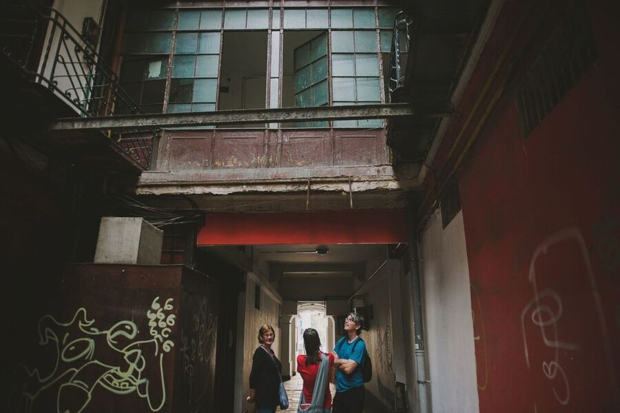 Bucharest: 3-Hour Dark History Tour with a Local - How the guide shapes the experience