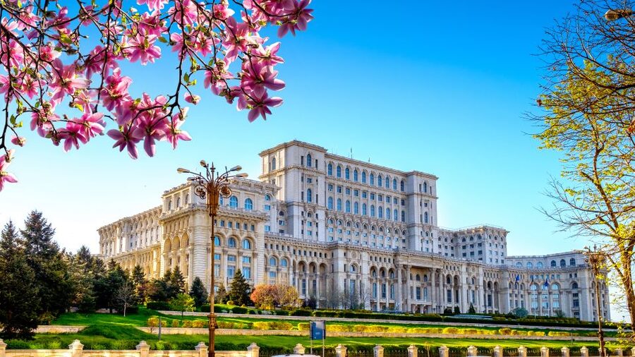 Bucharest: 4-Hour Walking Food Tour in the Old Town - Traditional pies: a simple start with local meaning