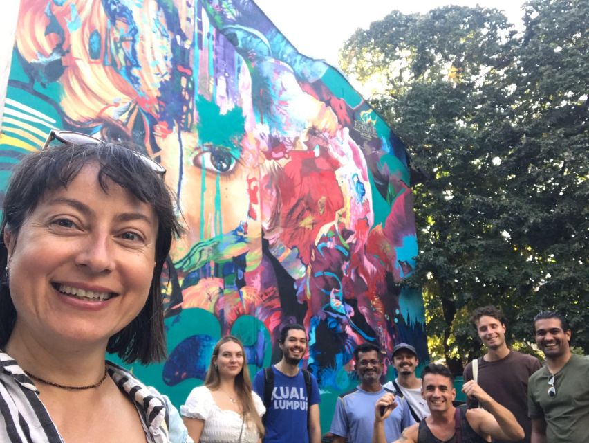 Bucharest: Alternative Sightseeing 2.5-3h-Hour Guided Tour - The guides make the difference