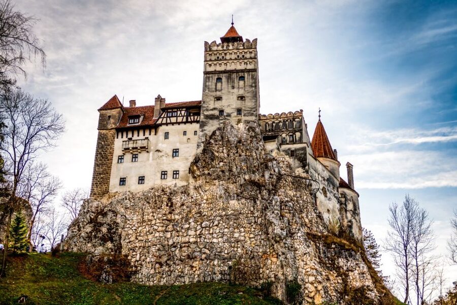 Bucharest: Bran Castle and Bear Sanctuary Small-Group Tour - Leaving Bucharest for the Carpathians