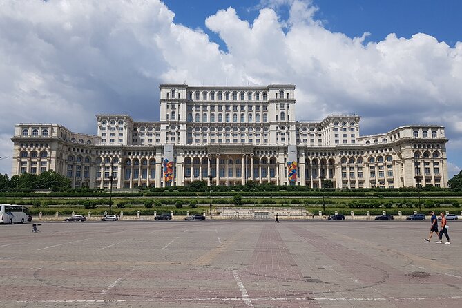 Bucharest City Tour 4h - Old Town, Hanul lui Manuc, and a slower pace
