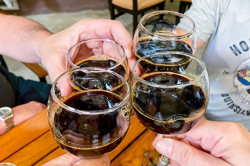 Bucharest: Craft Beer Tour with Traditional Meal - Six beers, from lager to barley wine