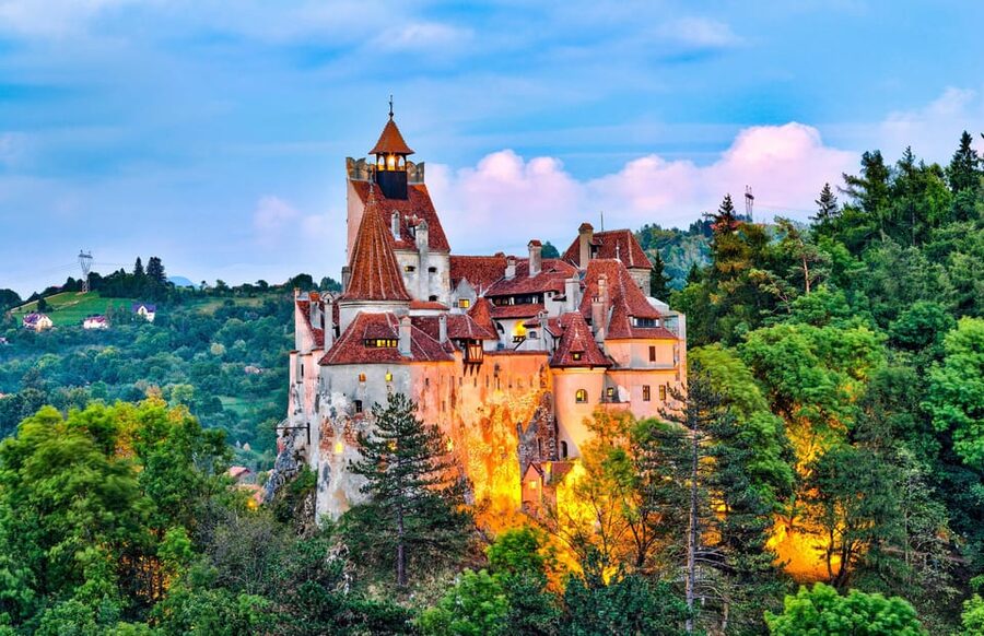 Bucharest : Day Trip Dracula's Castle ,Peles Castle & Brașov - Leaving Bucharest for the Carpathians