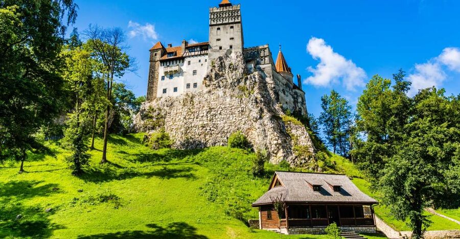 Bucharest: Day Trip to Dracula Castle, Peles Castle & Brașov - Peleș Castle in Sinaia: the day’s visual highlight