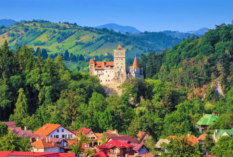 Bucharest: Dracula Castle, Peles Castle & Brasov Old Town - Key points to know before booking