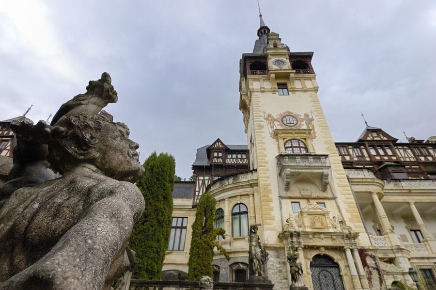 Bucharest: Dracula Castle, Peles Castle & Brasov Old Town - Why this Bucharest day trip works