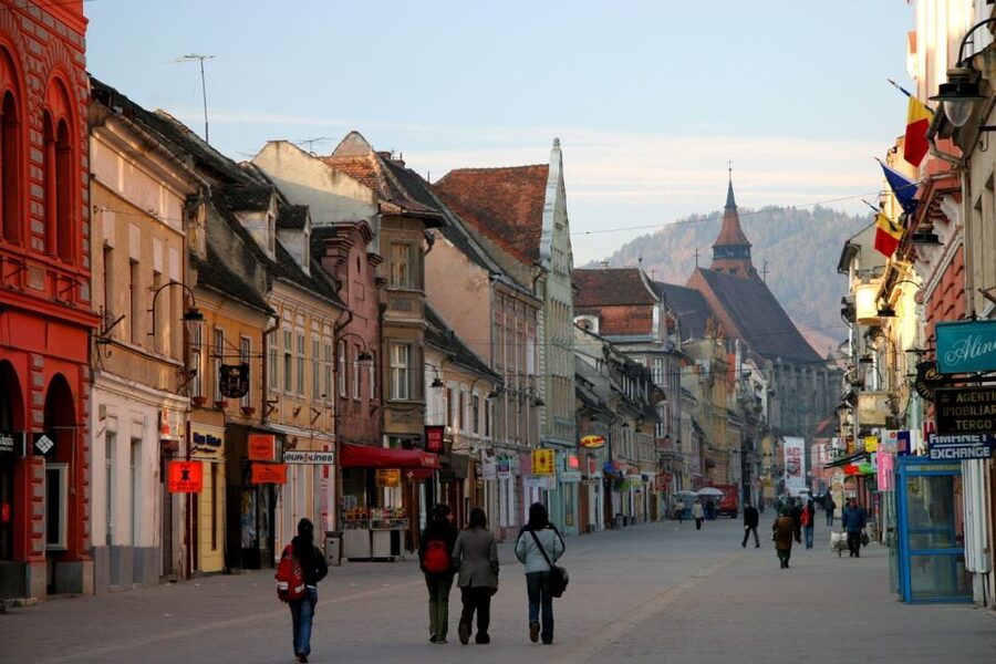 Bucharest: Dracula's Castle, Peles Castle, & Brasov Old Town - Who will enjoy this tour most?