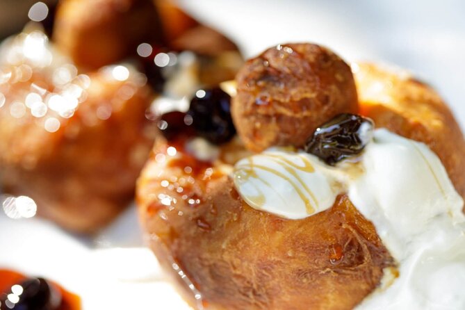 Bucharest Evening Tour and Traditional Dinner - 3 hours - What the guide adds to the night