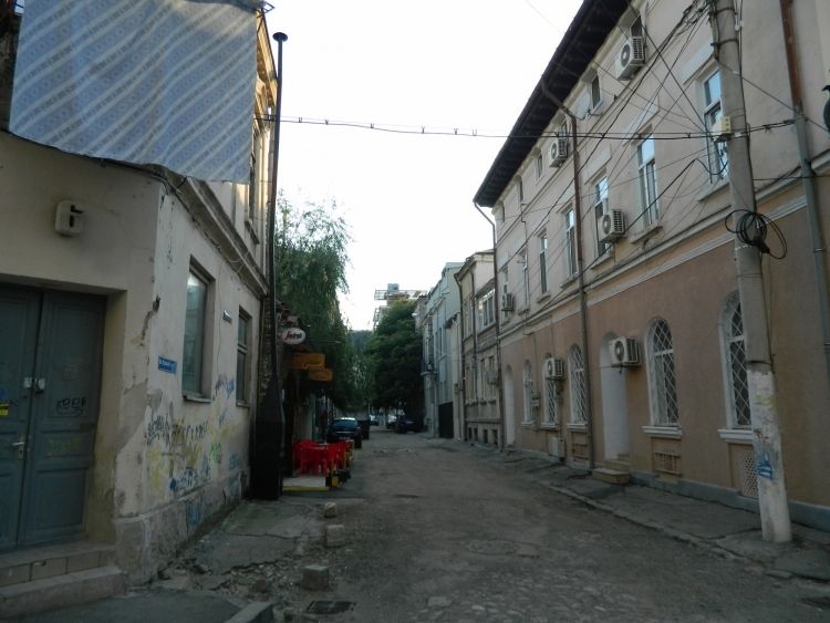 Bucharest: Half Day Bike Tour - Victoria Boulevard and Bucharest’s Little Paris years