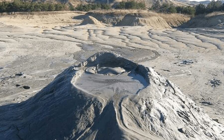 Bucharest: Muddy Volcanoes and Salt Mine Private Day Tour - Reading the bubbling ground at Berca