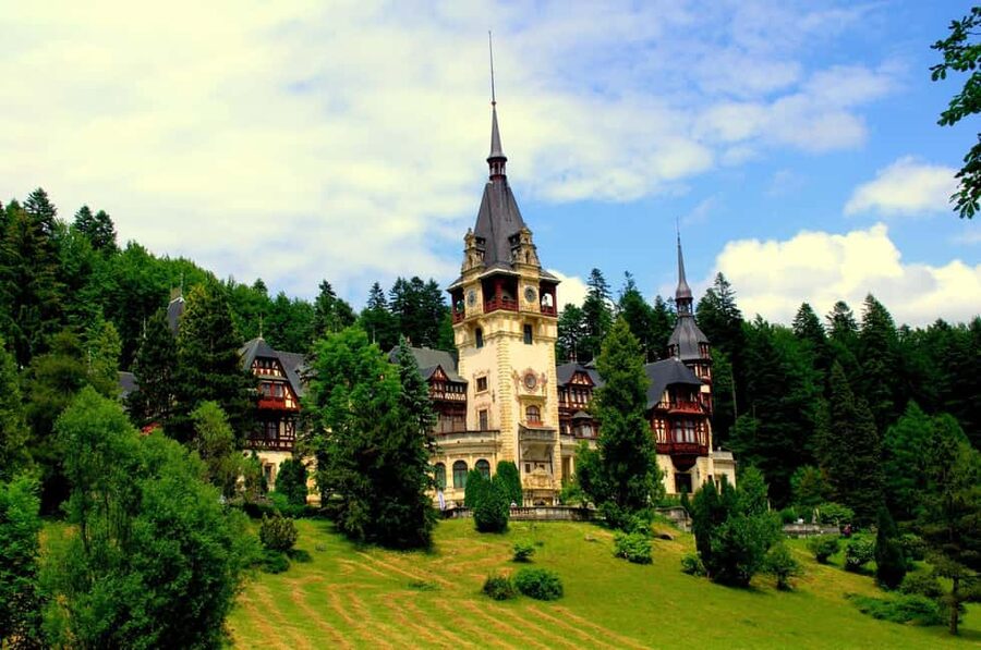 Bucharest: Peles Castle, Bran Castle & Brașov Day Tour - Practical advice for making the day easier