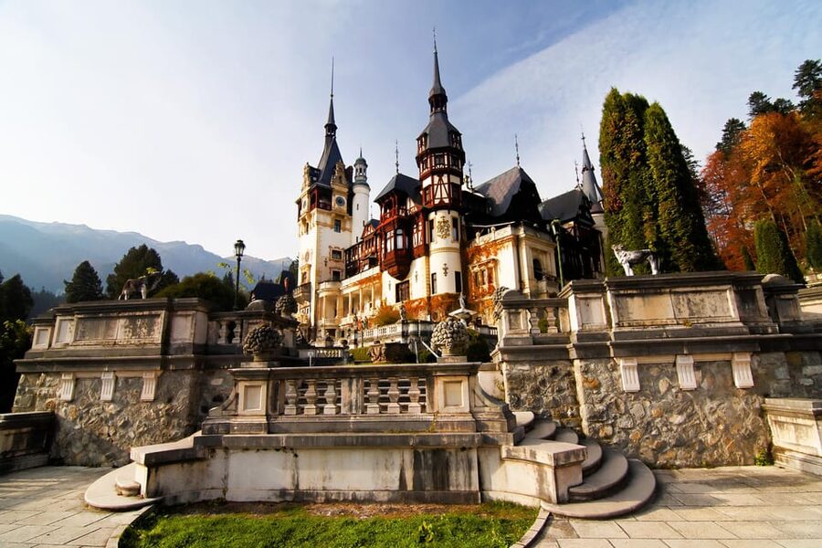 Bucharest: Peles Castle, Bran Castle, & Brasov Full-Day Tour - Who should book this day trip?