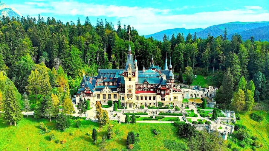 Bucharest: Peles Castle, Bran Castle, & Brasov Old Town Tour - The road through Transylvania