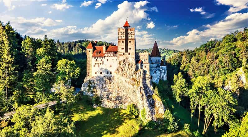 Bucharest: Peles Castle, Bran Castle, & Brasov Old Town Tour - The early coach ride from Bucharest