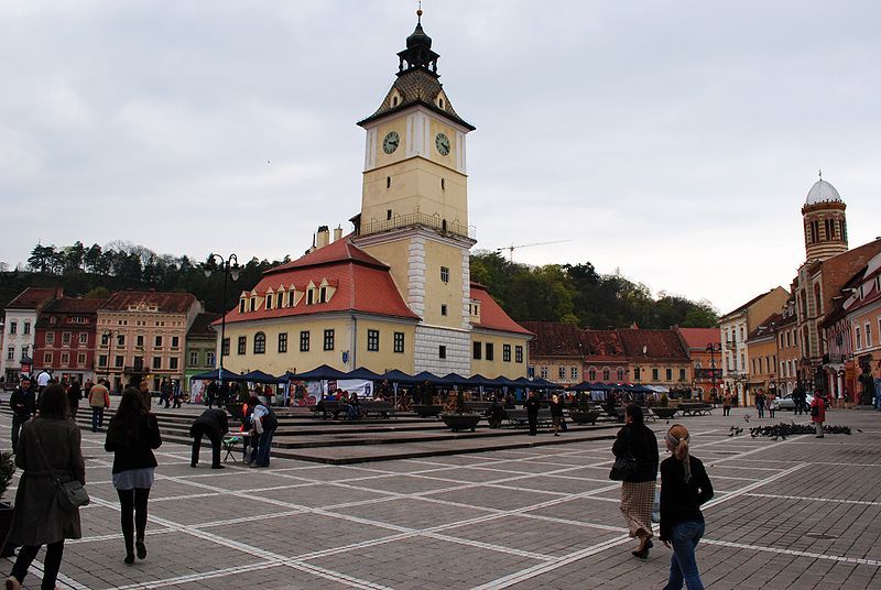 Bucharest: Peles Castle, Dracula's Castle and Brasov Tour - Bran Castle and the Dracula connection