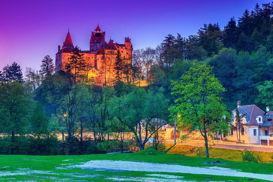 Bucharest: Peles & Dracula's Castle and Brasov Full-Day Trip - Meeting your coach in central Bucharest