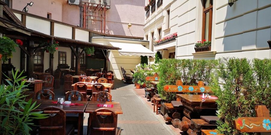Bucharest: Street Food Tour with a Local Guide - A Bucharest food tour that begins with workers’ breakfast