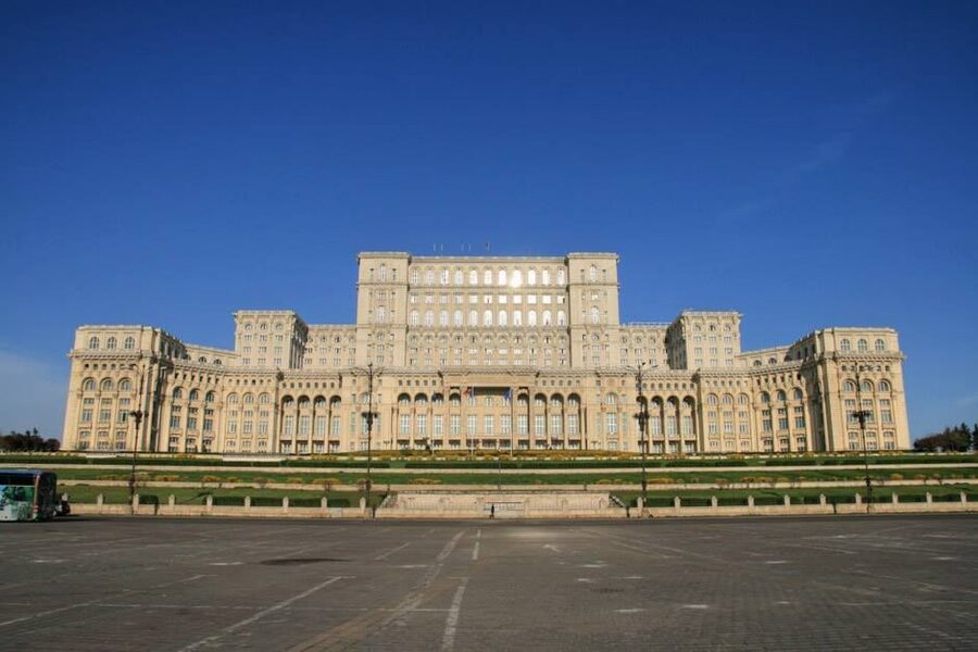 Bucharest: The "Last Days of Communism" Tour - The central squares seen from the car