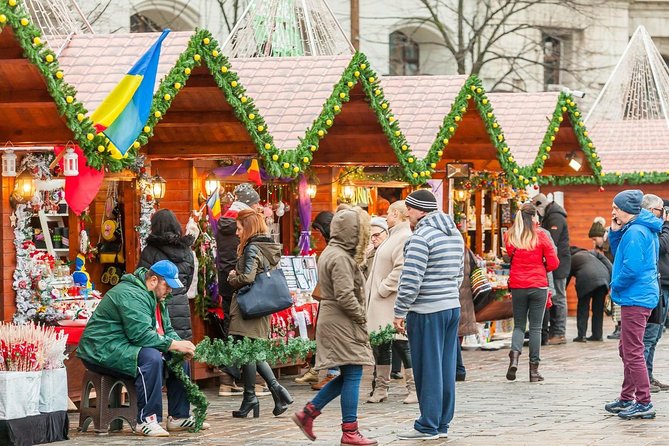 Bucharest: Tour of Christmas traditions & decorations - Old Town streets and traditional Christmas stories