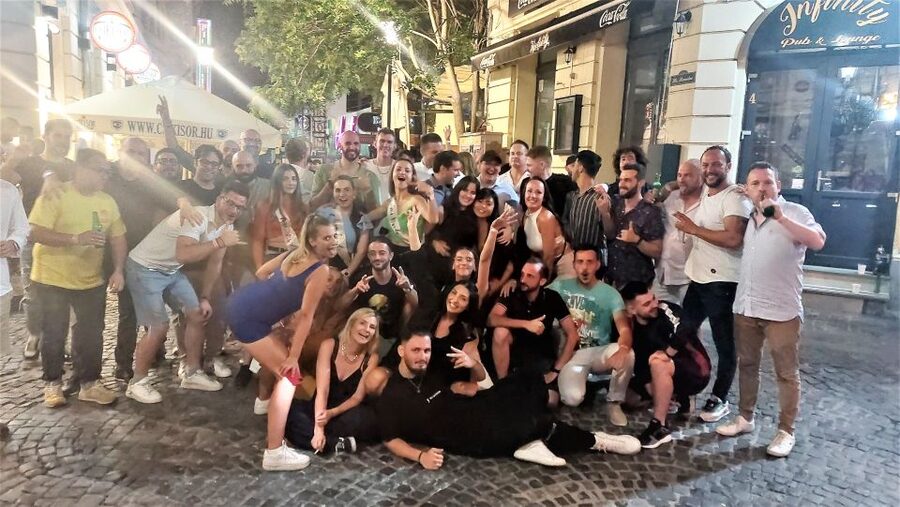 Bucharest: Weekend Pub Crawl - What kind of night is this?