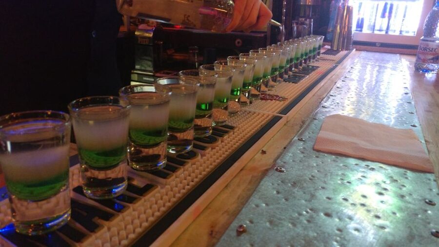 Bucharest: Weekend Pub Crawl - Four to five stops, each with a different mood