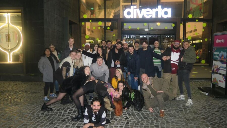 Bucharest: Weekend Pub Crawl - Guides, photos, and the safety net of a group