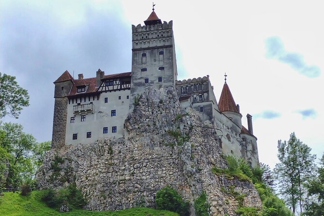 Bucovina Painted Monasteries & Transylvania Tour: 4-Day Private - Day One: Agapia and Văratec Among the Nuns