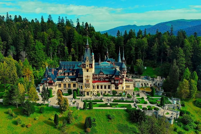 Castle trip from Brasov: PRIVATE Tour to Bran Castle & Peles Palace in Sinaia - Leaving Brasov through the Carpathians