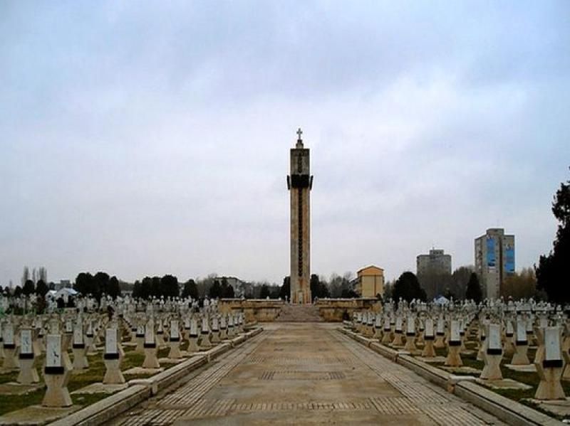Constanta: Full Day Tour from Bucharest to the Black Sea - Ovidius Square and a poet in exile