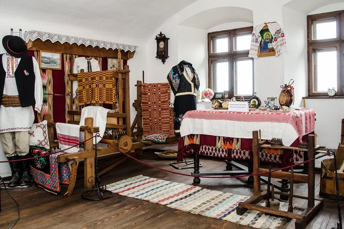 Day Trip Bear Sanctuary, Bran Castle, Rasnov Fortress from Brasov - What the $71 price really covers