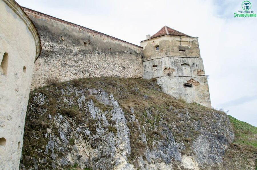 Day trip Bran Castle, Rasnov Fortress and Bear Sanctuary - Rasnov Fortress above the town