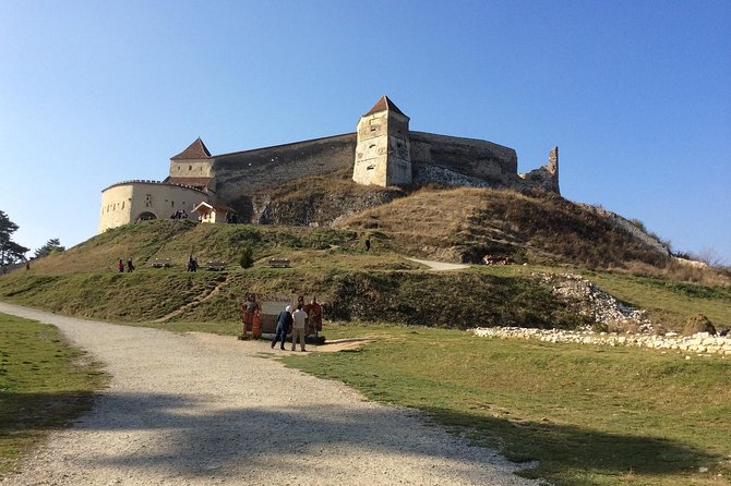 Day Trip Through Brasov in Transylvania and Bran, Peles, and Rasnov Castles - The long road from Bucharest