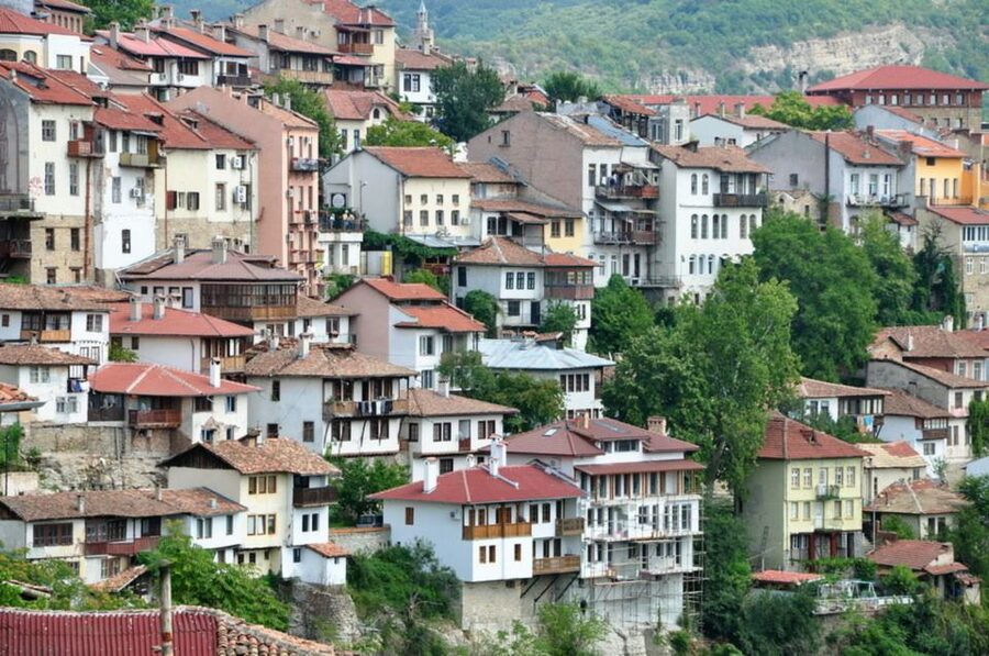 Day Trip to Bulgaria and Veliko Tarnovo from Bucharest - Veliko Tarnovo and the climb to Tsaravets Fortress