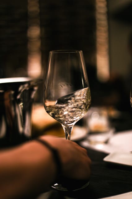 Discover Romania’s Wine Heritage in Brasov’s Historic Center - Tămâioasa Românească and Romania’s own grape traditions