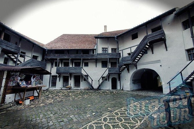 Dracula Castle, Peles Castle and Rasnov Fortress from Brasov - Why this route works from Brașov
