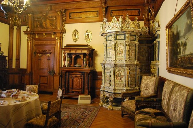 Dracula Castle, Peles Castle and Rasnov Fortress from Brasov - Comfortable transport makes the schedule possible