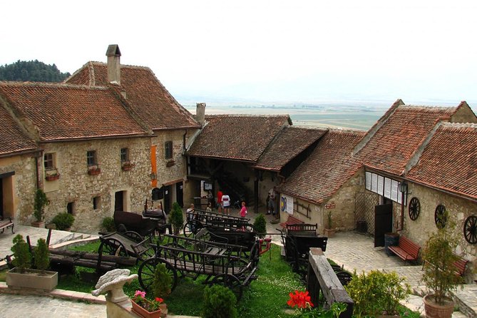 Dracula Castle, Peles Castle and Rasnov Fortress from Brasov - Is six hours enough for three stops?