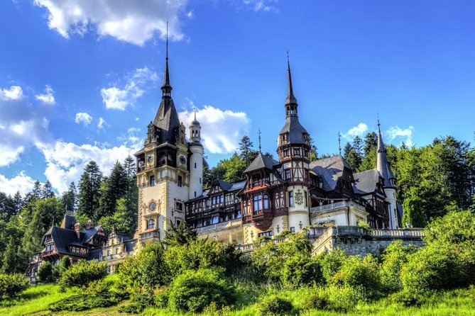 Dracula Castle, Peles Castle and Rasnov Fortress from Brasov - Bran Castle: Dracula, walls, and a famous name