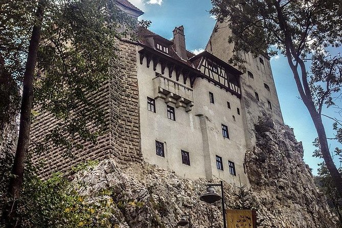 Dracula Castle, Peles Castle & Brasov-Private Tour from Bucharest - What the guide adds to the drive