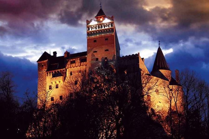 Dracula's Castle, Peles Castle and Brasov Day Trip from Bucharest - Brașov’s old center and the Black Church